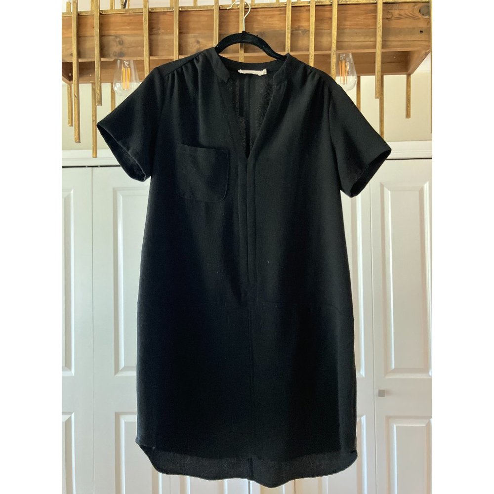 LUSH sleek, easy to wear black shift dress